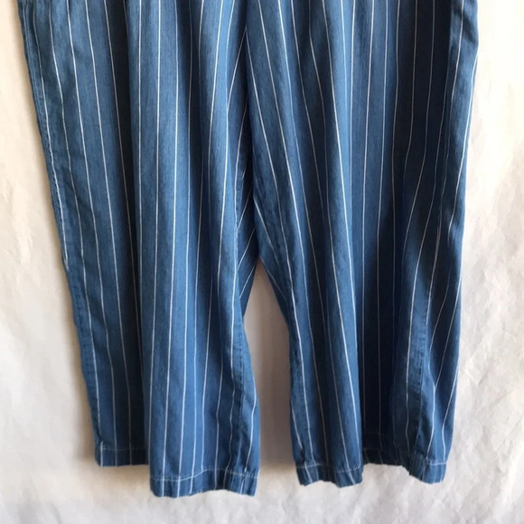 Seven7 wide leg crop pants vertical blue and white stripe, size 16 - Picture 3 of 12
